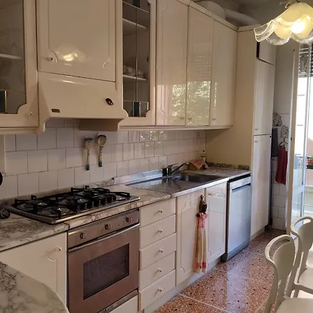 Apartment Amarcorde In Corso Buenos Aires Con 6 Posti Letto